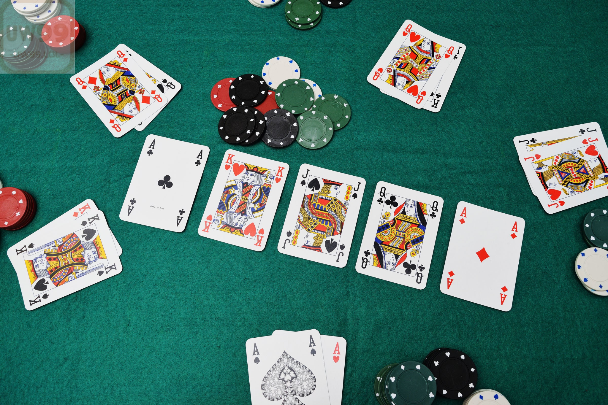 Các loại game Poker phổ biến tại Uw99